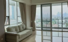 Tower Ritz Kemang Village Disewakan, 3BR, Lantai Sedang