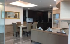 Unit Apartemen Tower Bloomington Dijual, Luas 204, Furnish Cantik