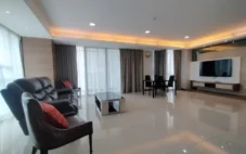 Menyewa Apartemen Tower Infinity Kemang Village, 3 Bedroom