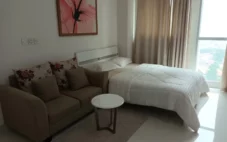 Kemewahan Apartemen Studio di Tower Intercon Kemang Village, Luas 38