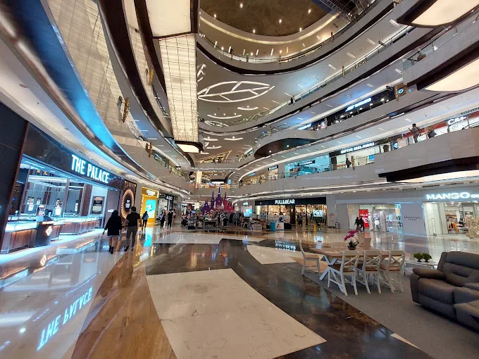 Pusat Perbelanjaan, Mall Kemang Village Jakarta Selatan