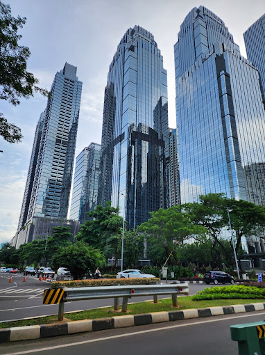 Gedung Perkantoran Revenue Tower Jakarta Selatan, SCBD District 8