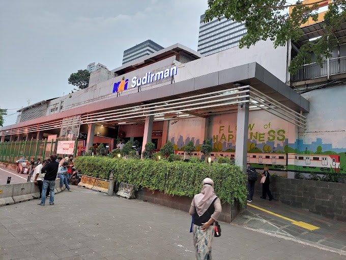 Fasilitas Stasiun Sudirman Jakarta Pusat