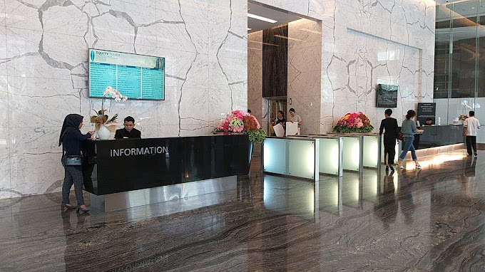 Lobby Gedung Perkantoran Equity Tower Jakarta selatan