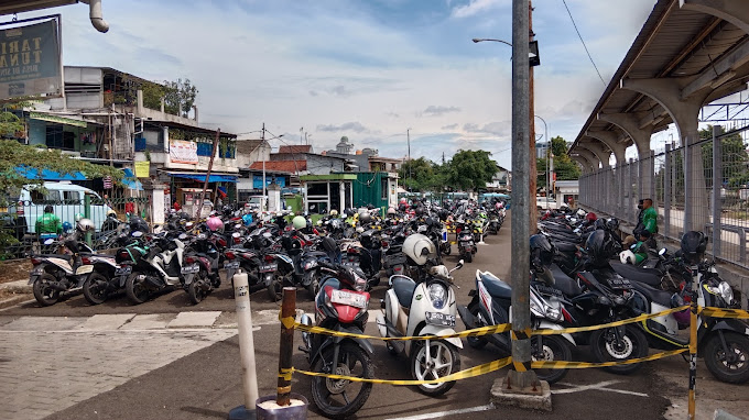 Lokasi Parkir Motor Stasiun Kebayoran Jakarta Selatan