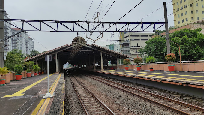 Stasiun Cikini Jakarta Pusat, Tarif Dan Lokasi Parkir