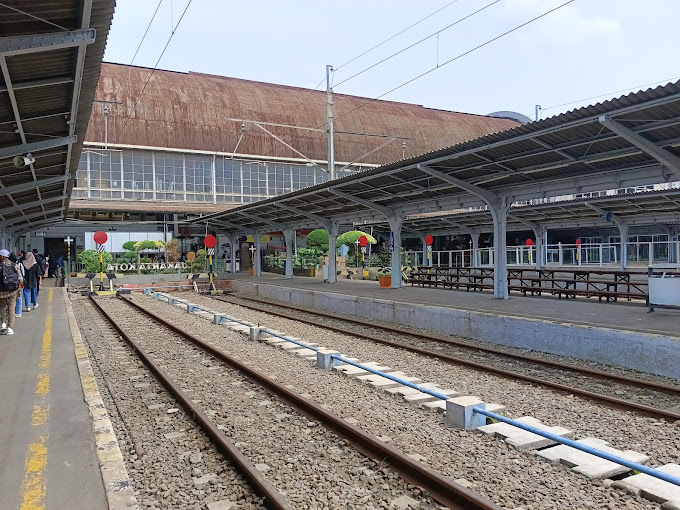 Fasilitas Di Stasiun Jakarta Kota Yang Bersih