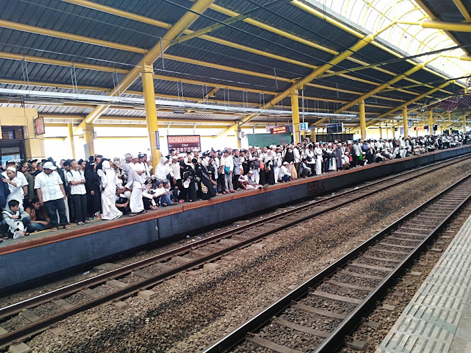 Stasiun Juanda Jakarta Pusat Dekat Masjid Istiqlal