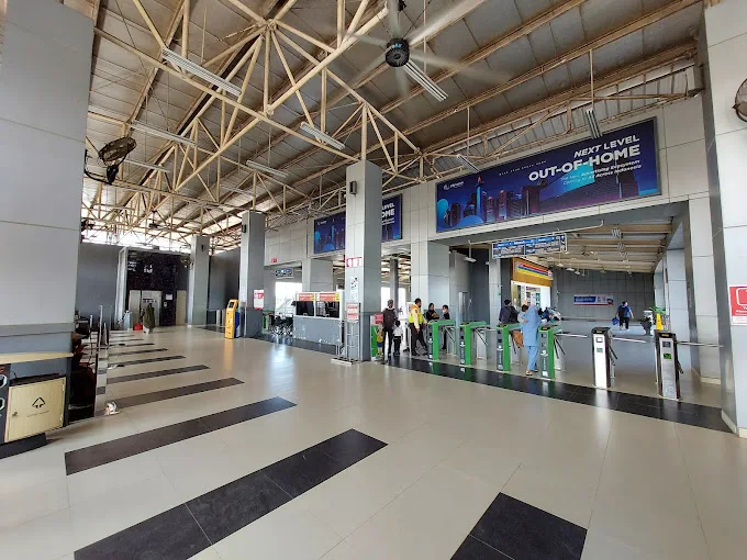 Gate Masuk Stasiun KRL Parung Panjang