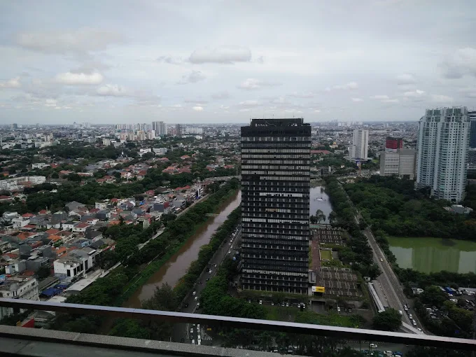Gedung Landmark Tower Sudirman Jakarta Selatan