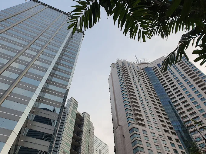 Gedung Perkantoran Midplaza Jakarta Pusat
