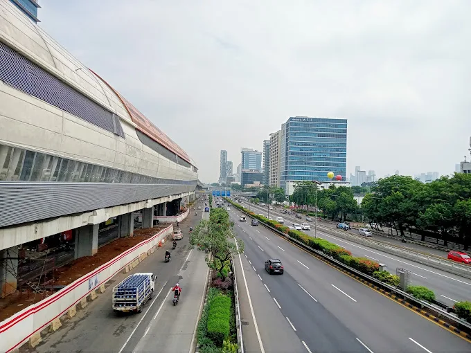 Lokasi Parkir Motor Stasiun KRL Cawang Jakarta Selatan