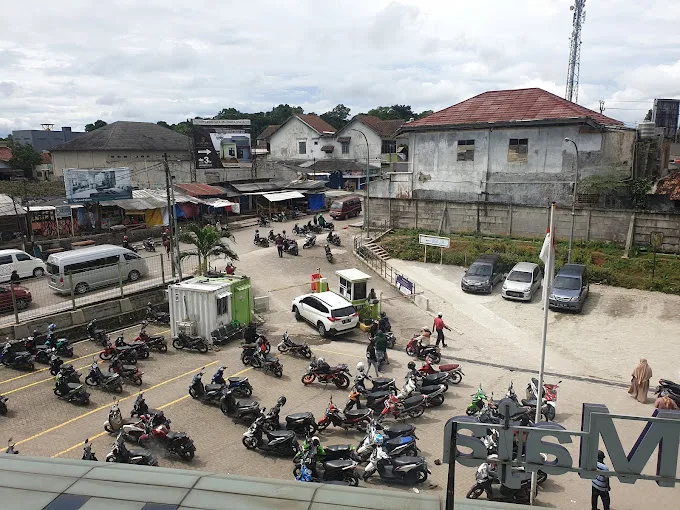 Lokasi Parkir Motor Stasiun Maja