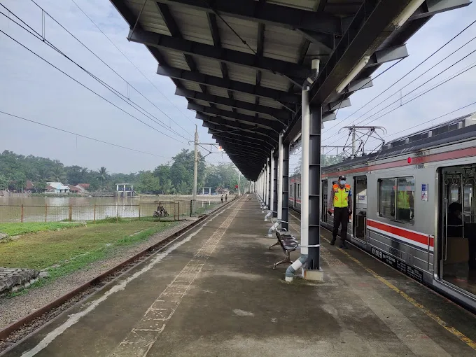 Stasiun Kereta Api Maja