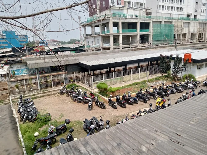 Tempat Dan Lokasi Parkir Motor Stasiun Rawa Buntu