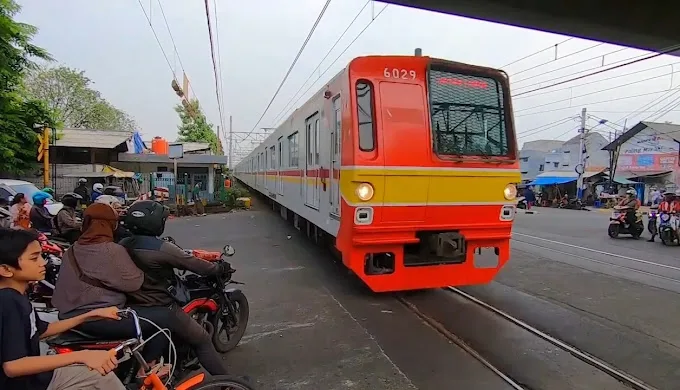 Tempat Parkir Motor Stasiun Angke Jakarta Barat