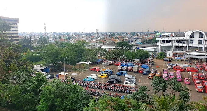 Tempat Parkir Motor Stasiun Depok Baru