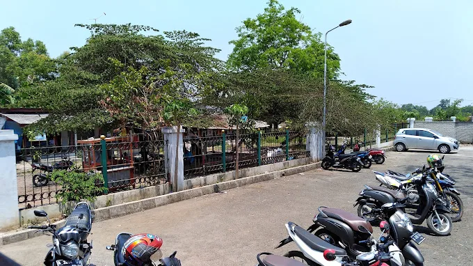 Tempat Parkir Motor Stasiun Tigaraksa