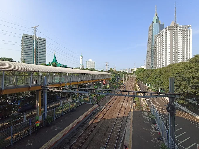 Tempat Parkir Motor Stsiun Palmerah Jakarta Pusat